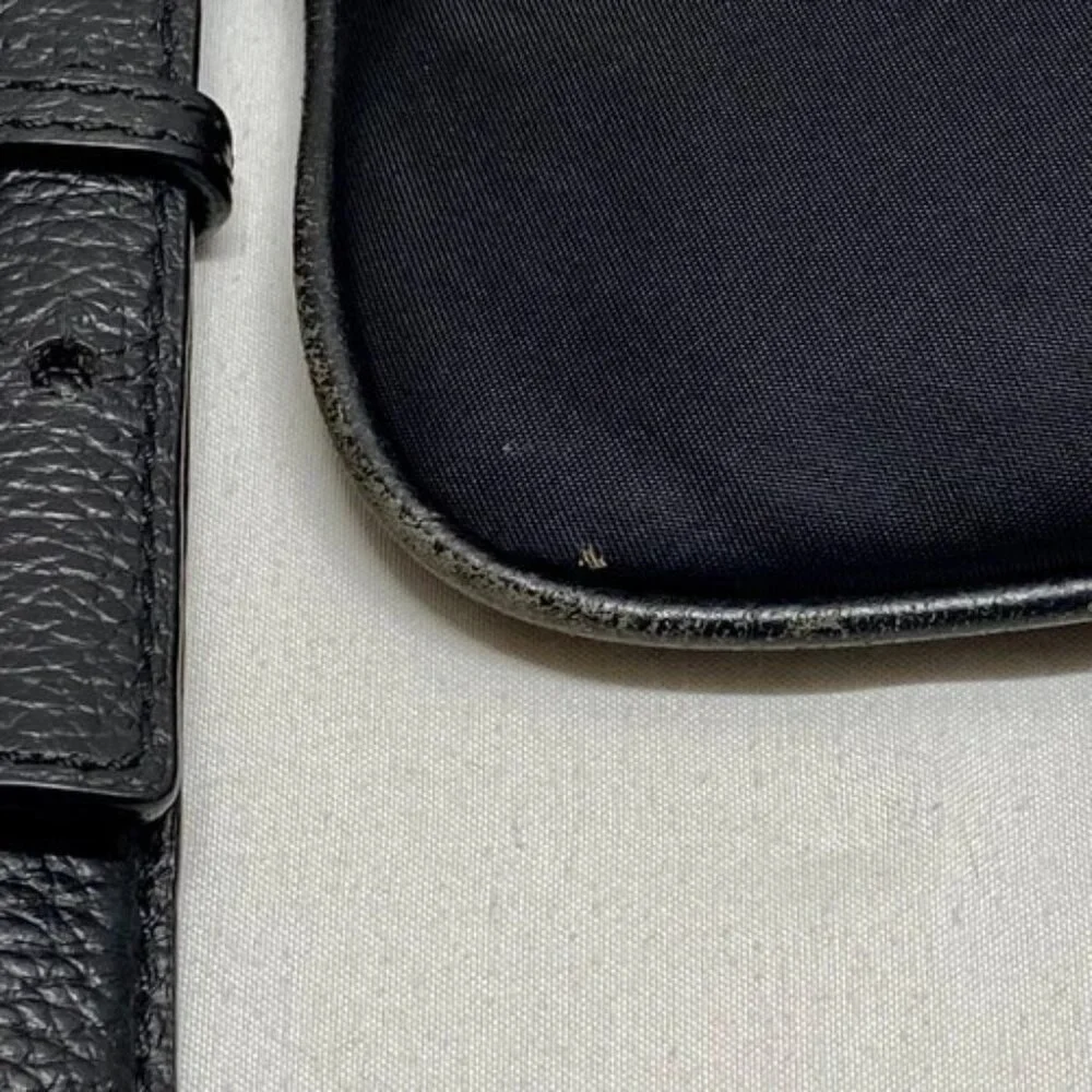 Calvin Klein Crossbody Bag‎ Black Lightweight Sporty CK Nylon Shoulderbag (Read)